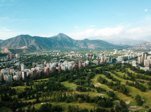 Video: Naya Mason – Breaking Walls in Santiago, Chile