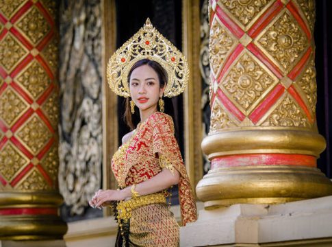 Photo: Ladyboys of Bangkok, Thailand.
Credit: Công Đức Nguyễn / Pixabay.