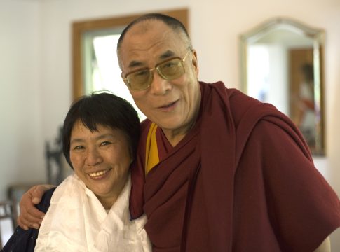 HH Dalai Lama Closing Speaker at Tibet House & Columbia Integrative Medicine Program Conference:  LONGEVITY AND OPTIMAL HEALTH, Integrating Eastern and Western Perspectives
September 18-21, 2006
Menla Retreat Center, Phonecia, New York