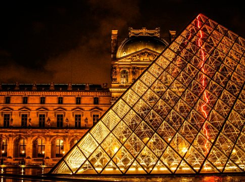 Photo: Bright Louvre pyramid, Paris. Photo credit: Rafael Miranda / Unsplash.