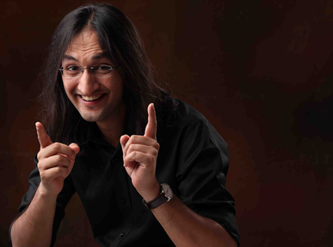 Hilarious Indian Comedian, Papa CJ, Bares Body, Soul to Standing Ovations on Broadway