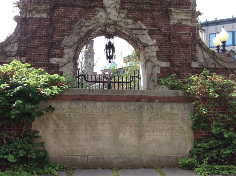 Harvard Crimson: Structure in Memory of Gov. Thomas Dudley (1915)