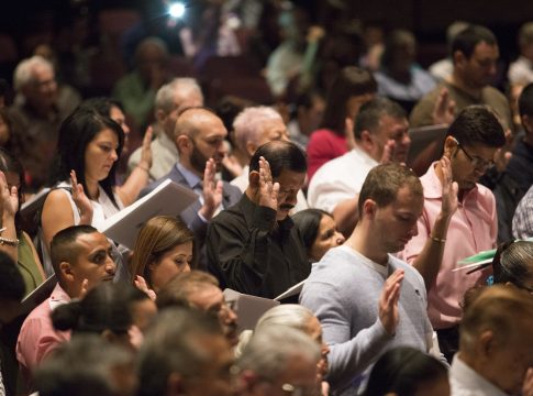 U.S.: Number of Foreign-Born Hits Record Despite Slow Population Growth