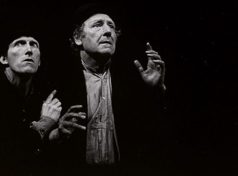 Waiting for Godot, text by Samuel Beckett, staging by Otomar Krejca. Avignon Festival, 1978. Rufus (Estragon) and Georges Wilson (Vladimir). Photo credit: Fernand Michaud.