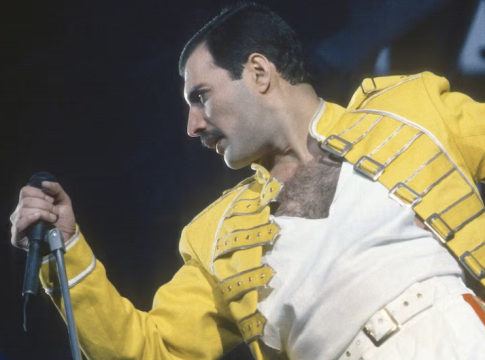 Freddy Mercury in Wembley Stadium, London (1986).