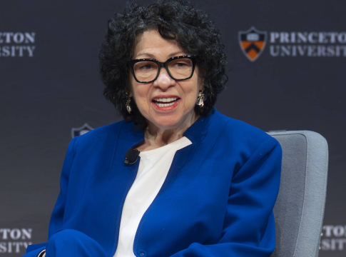“This place opens your doors forever,” Justice Sotomayor told the assembled Princeton students, encouraging them to take full advantage of that opportunity.
Photo by
Denise Applewhite, Office of Communications.