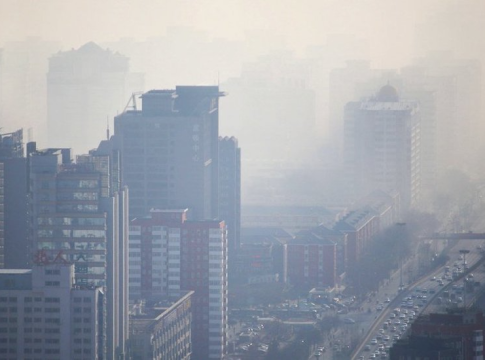 In cities like Beijing in China, smog has become a major health issue. Photo credit: Alfred Lee / World Meteorological Organization (WMO).