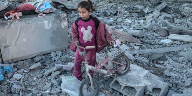 A Million Women, Girls Suffer Starvation as Gaza Blockade Tightens