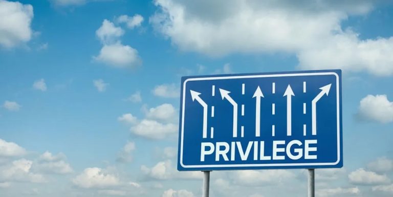 Expert Uses Right-Handed World Analogy to Explain Privilege