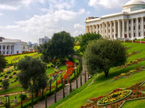 Bahá'í Seat of the Universal House of Justice and the Bahá'í International Teaching Centre building located on Mt. Carmel in Haifa, Israel. Photo credit:  Iain Simmons / Flickr.