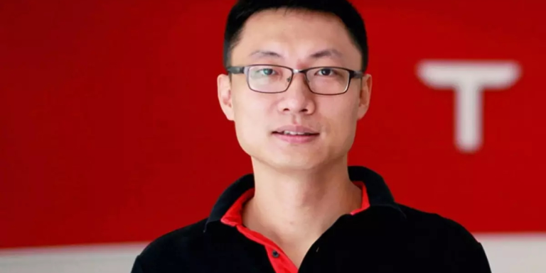 Tesla’s Rising Star Zhu Faces Questions Amid Major Stock Sales